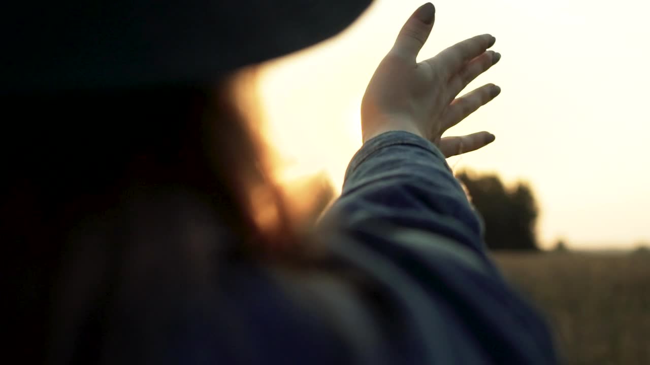 Stock Video Hand Playing With Sunbeams Live Wallpaper For PC