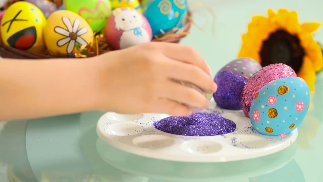Stock Video Hand Of A Girl Decorating Easter Eggs Live Wallpaper For PC
