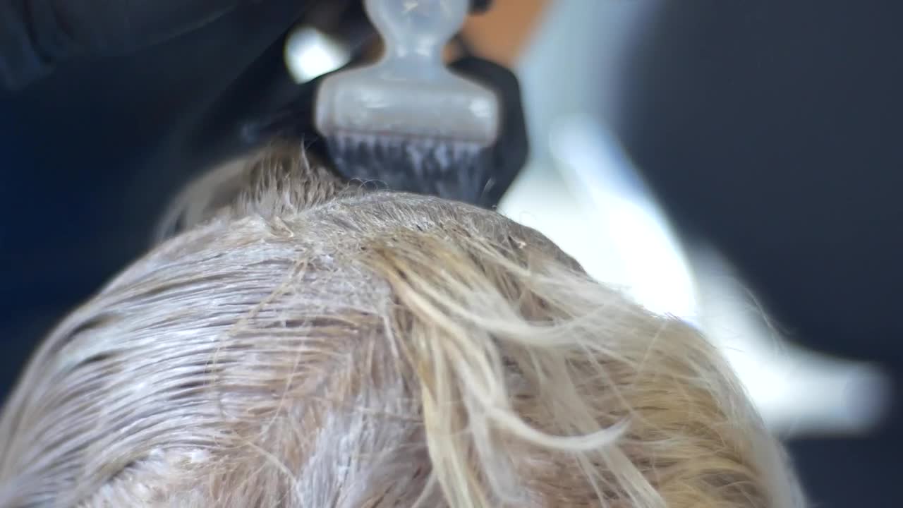 Stock Video Hairstylist Applying Hair Dye Live Wallpaper For PC