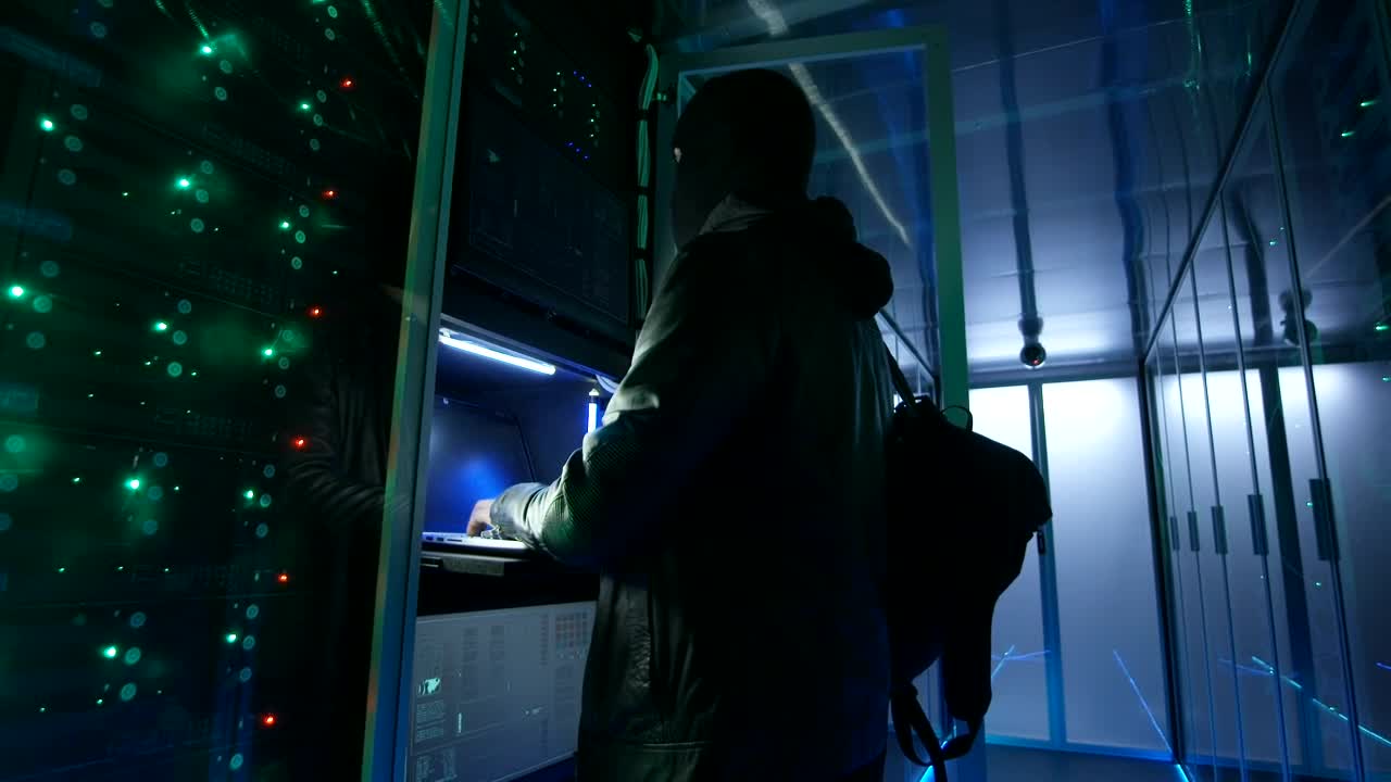 Stock Video Hacker Introducing Malware To Data Center Live Wallpaper For PC