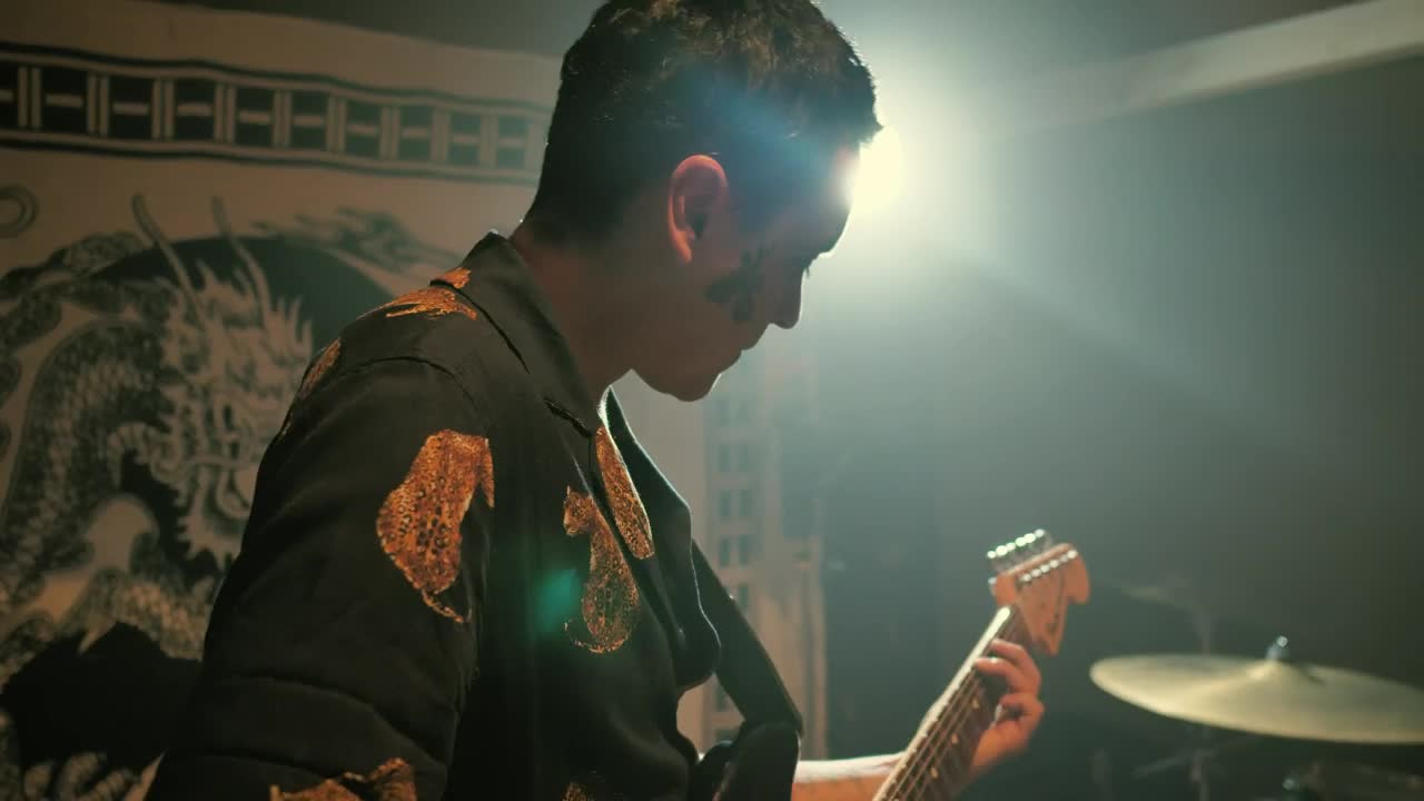 Stock Video Guitarist Playing Electric Guitar With His Band Live Wallpaper For PC