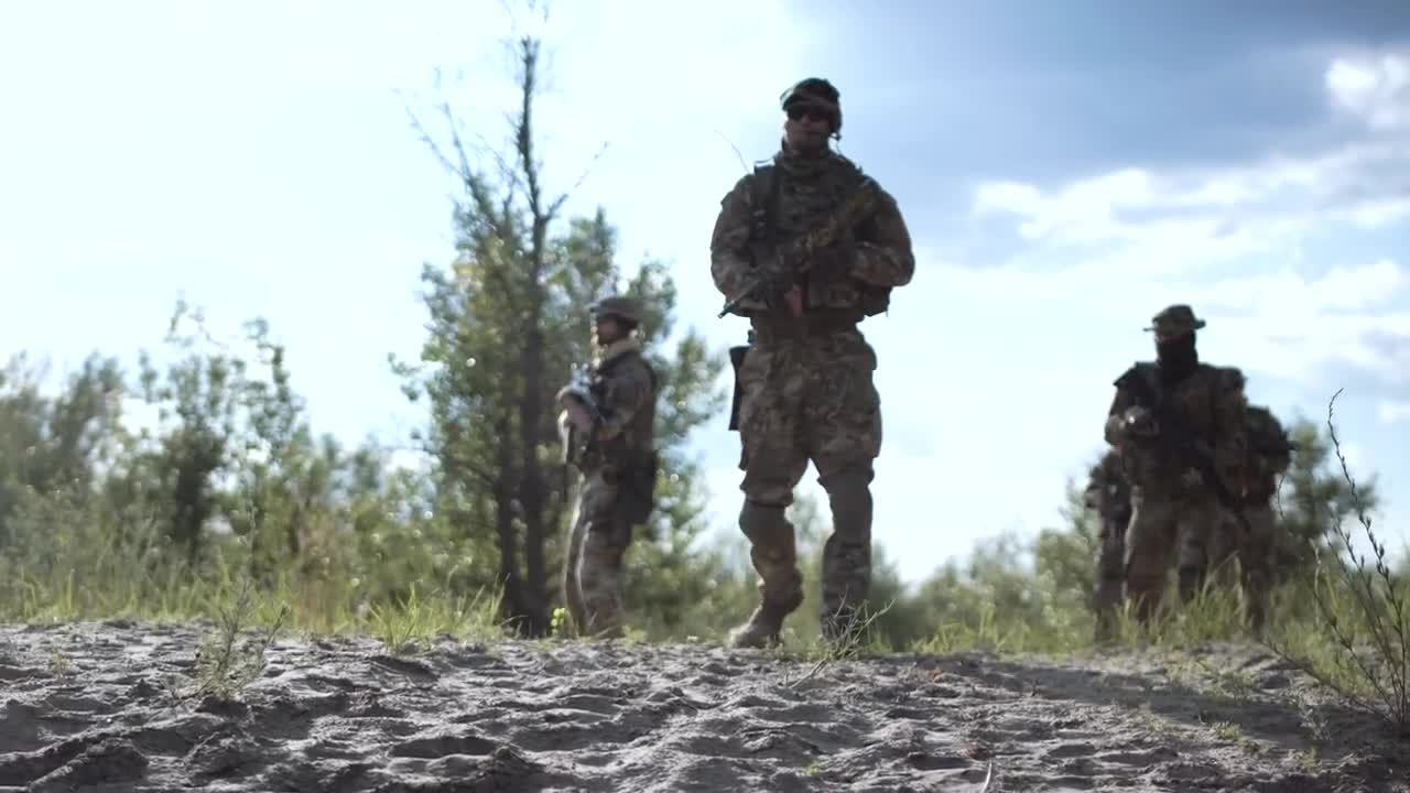 Stock Video Group Of Soldiers Walking In The Battlefield Live Wallpaper For PC