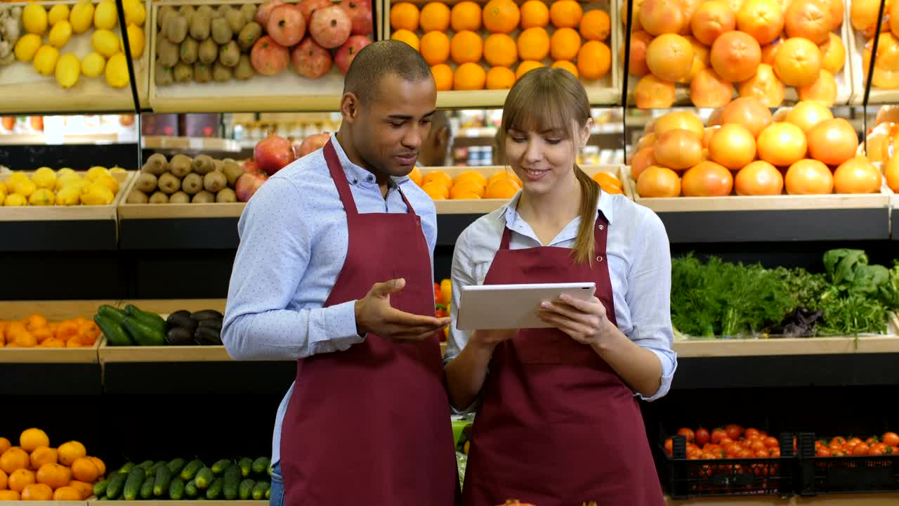 Stock Video Grocery Store Staff With A Tablet Live Wallpaper For PC