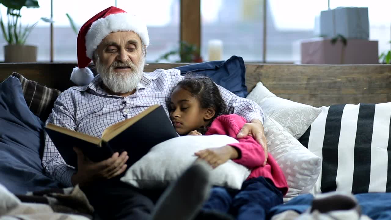 Stock Video Grandpa Reading A Book Live Wallpaper For PC