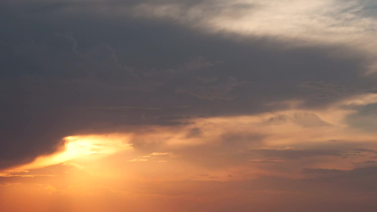 Stock Video Golden Sunshine As The Night Moves In Live Wallpaper For PC