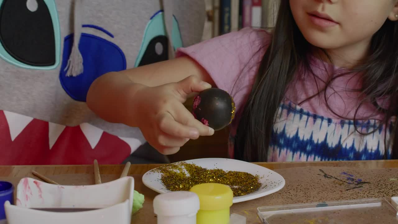 Stock Video Gluing Glitter On Easter Eggs Live Wallpaper For PC