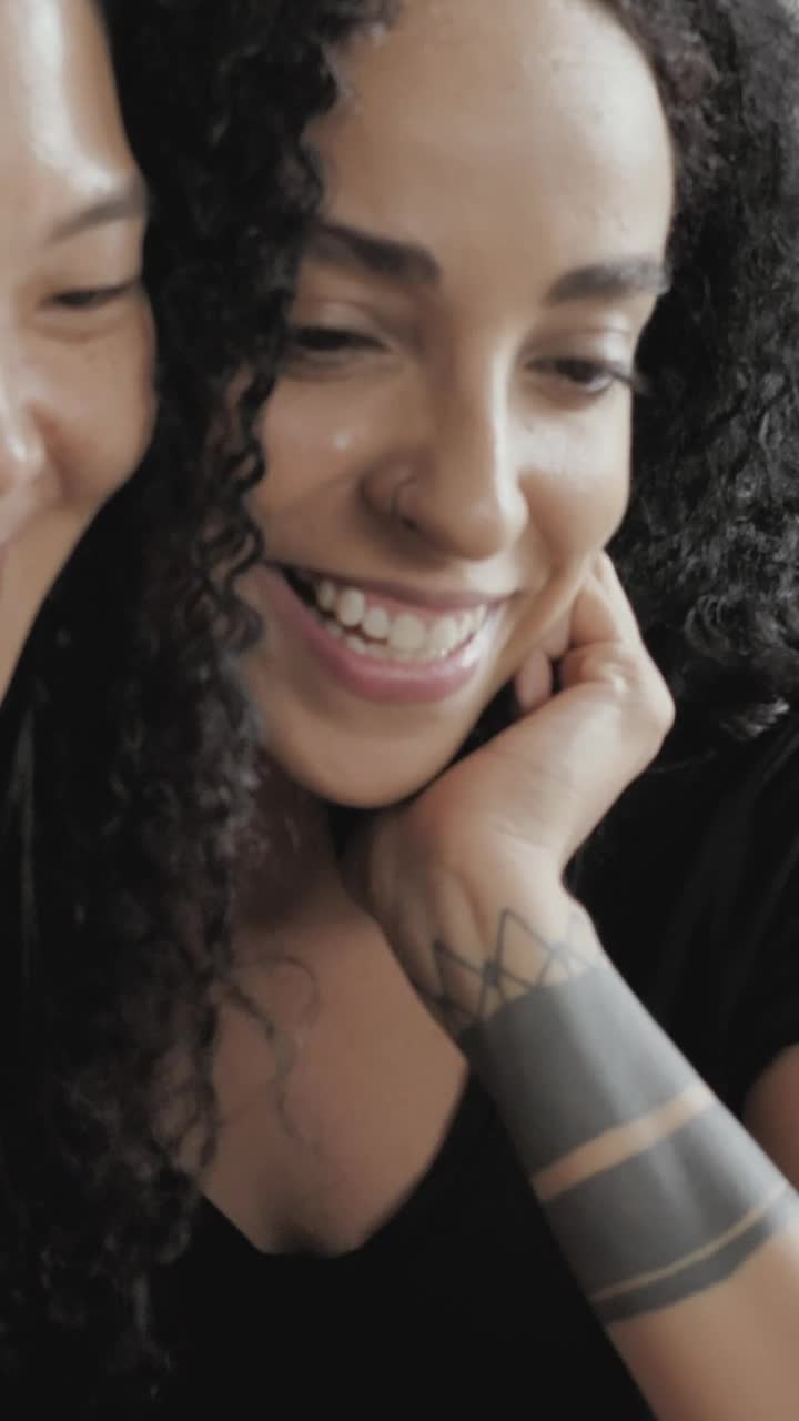 Stock Video Girls Taking A Selfie At Friends Meeting Live Wallpaper For PC