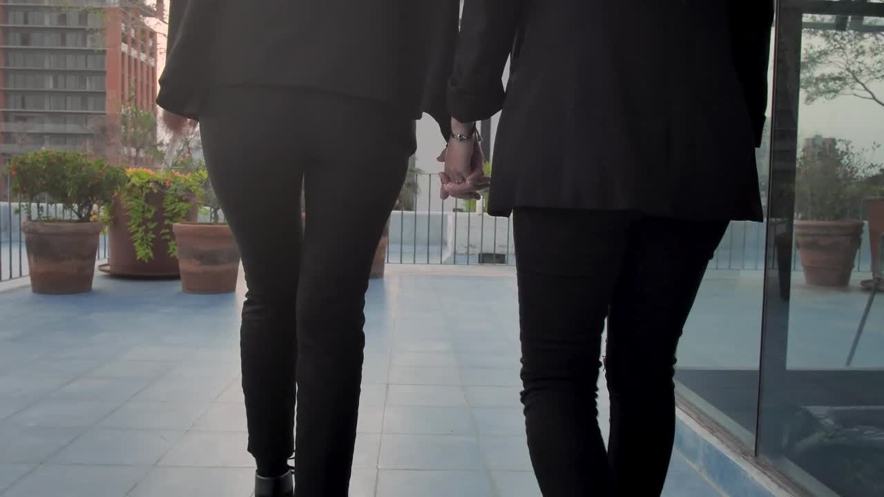 Stock Video Girlfriends On Rooftop Live Wallpaper For PC