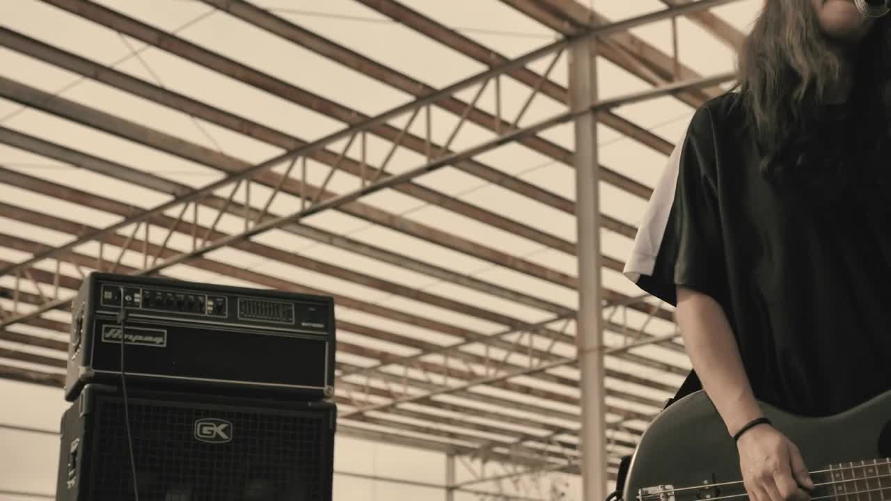 Stock Video Girl With Hat Playing The Hem Very Agitated Live Wallpaper For PC