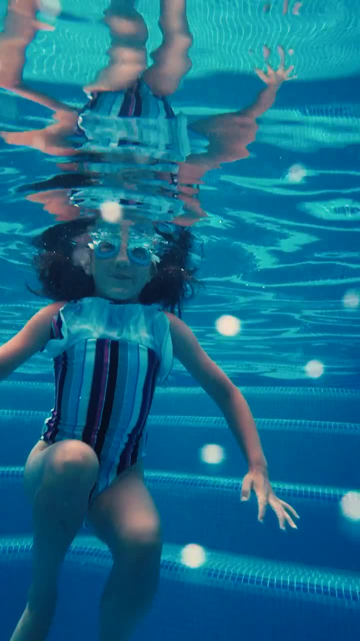 Stock Video Girl Underwater In A Pool Live Wallpaper For PC