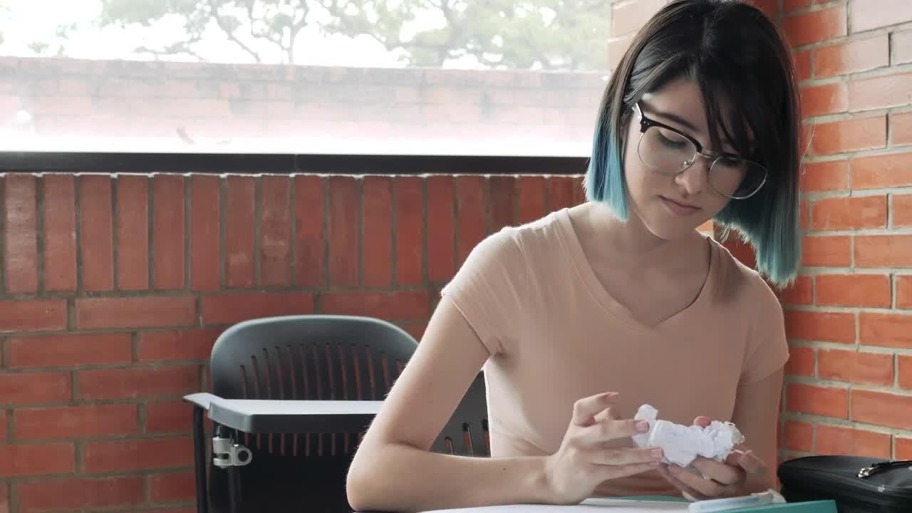 Stock Video Girl Throws A Ball Of Paper To Her Classmate Live Wallpaper For PC