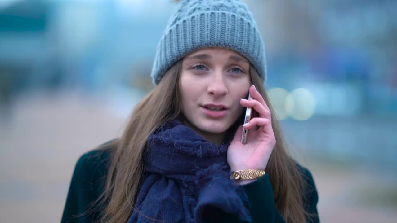 Stock Video Girl Talking On The Phone While Walking Live Wallpaper For PC