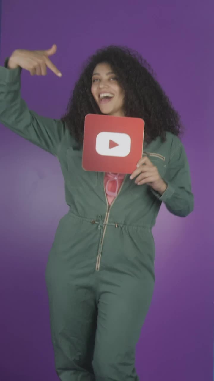 Stock Video Girl Promoting Social Media Apps Live Wallpaper For PC