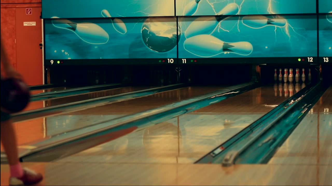 Stock Video Girl Playing Bowling Live Wallpaper For PC