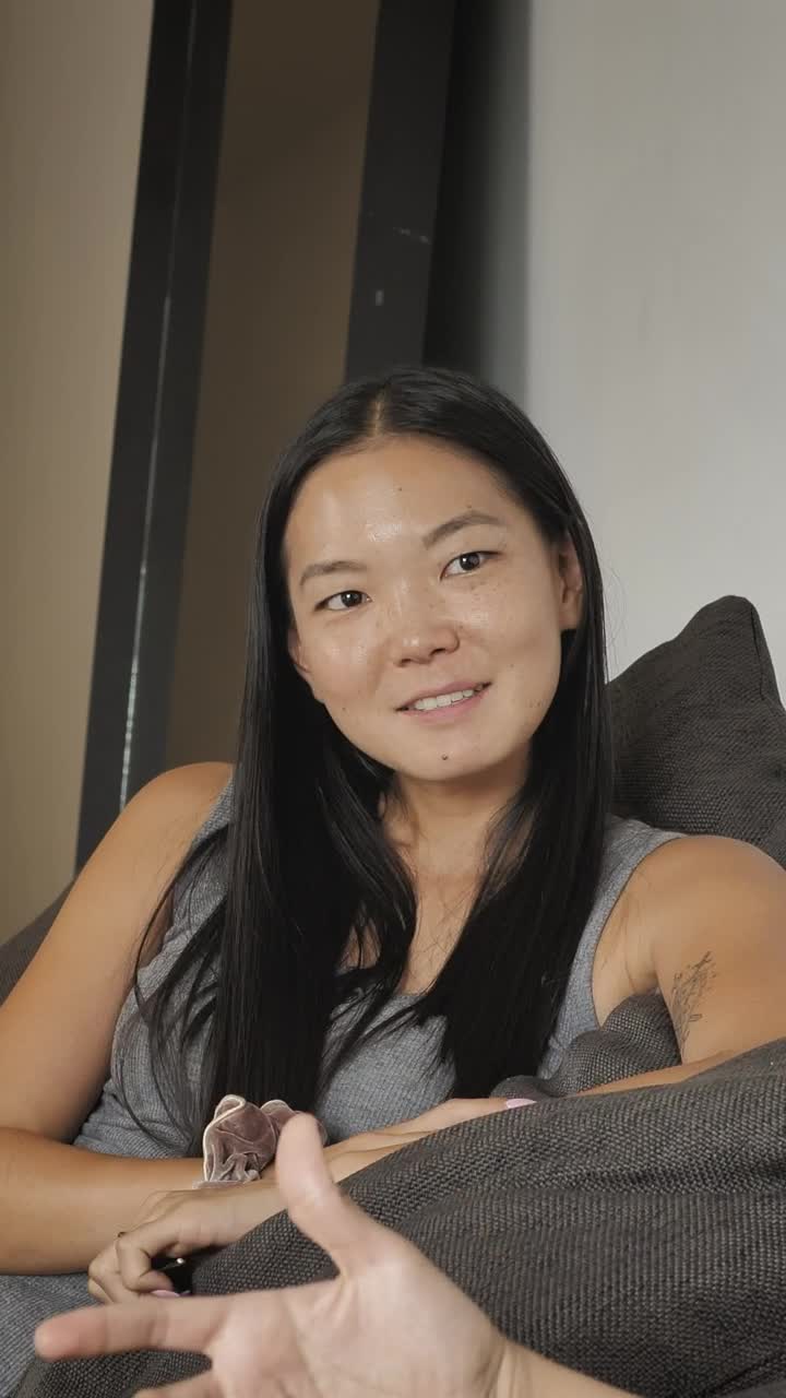 Stock Video Girl Listening To Her Friend Live Wallpaper For PC