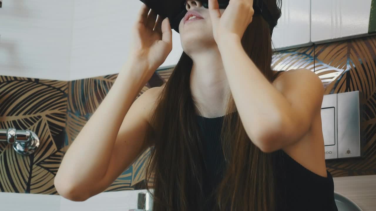 Stock Video Girl Holding A Vr Headset Live Wallpaper For PC