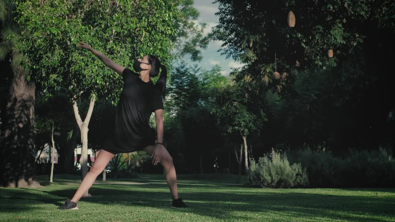 Stock Video Girl Doing Stretching In Nature Live Wallpaper For PC