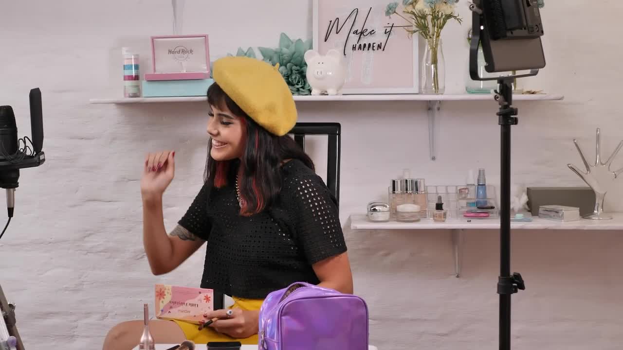 Stock Video Girl Doing A Makeup Tutorial In A Set Live Wallpaper For PC