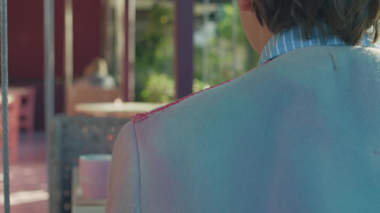 Stock Video Girl Arriving On A Romantic Date Live Wallpaper For PC