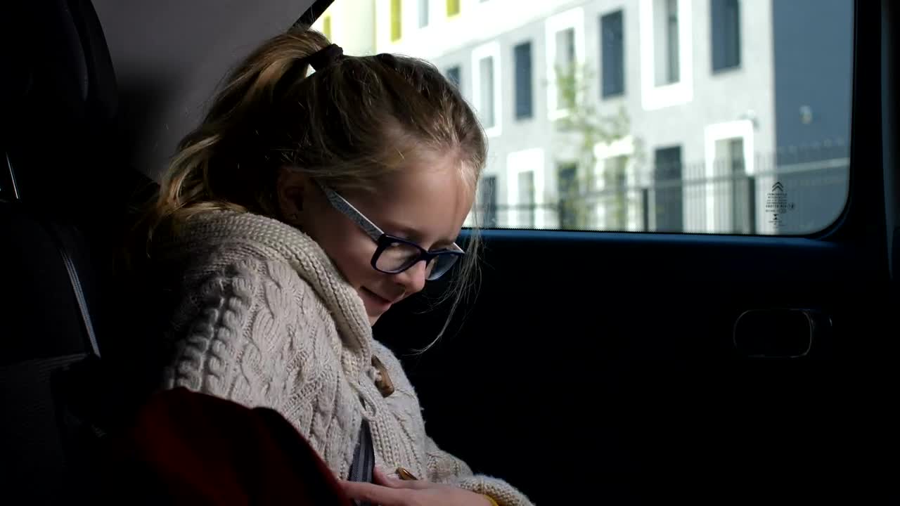 Stock Video Girl Arriving For School Live Wallpaper For PC