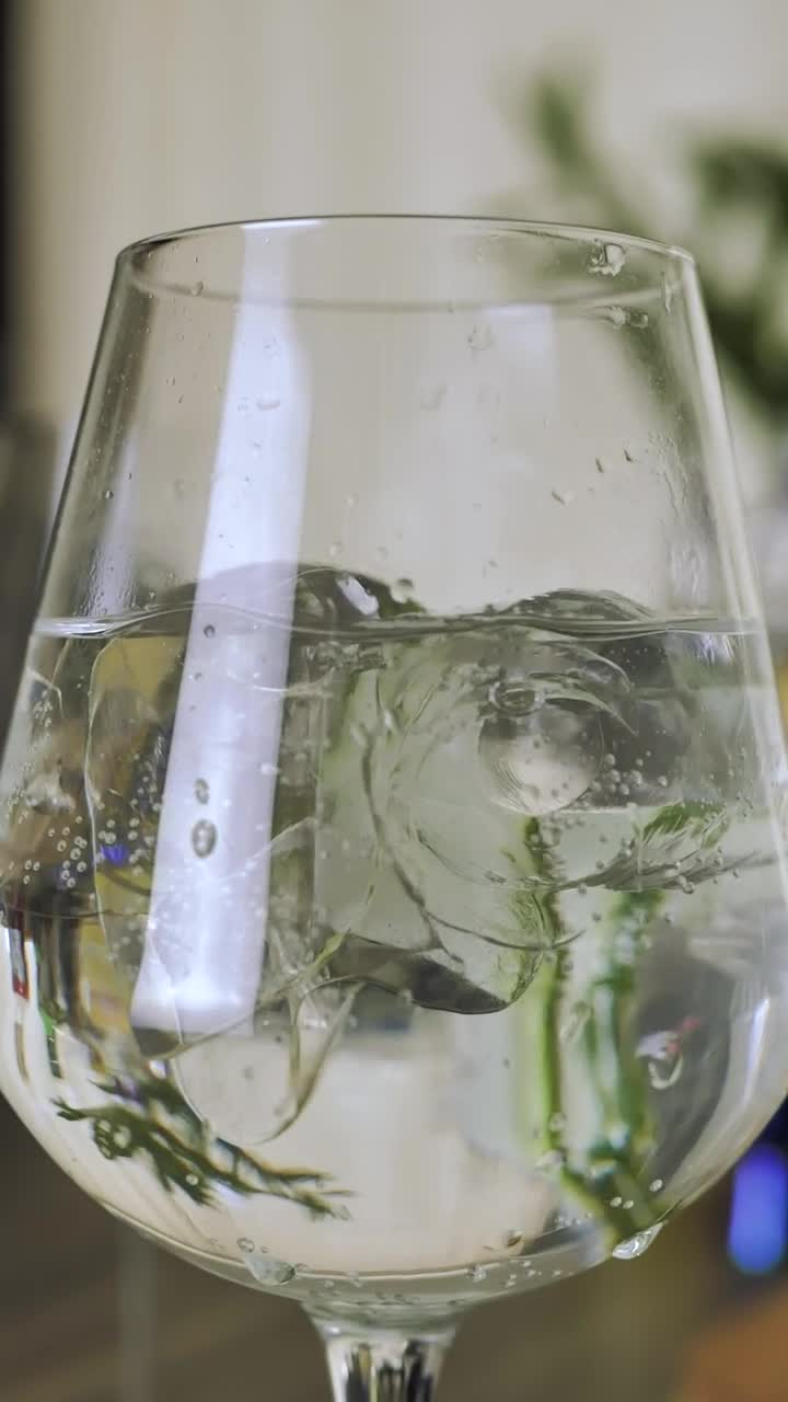 Stock Video Gin And Tonic Cup Live Wallpaper For PC
