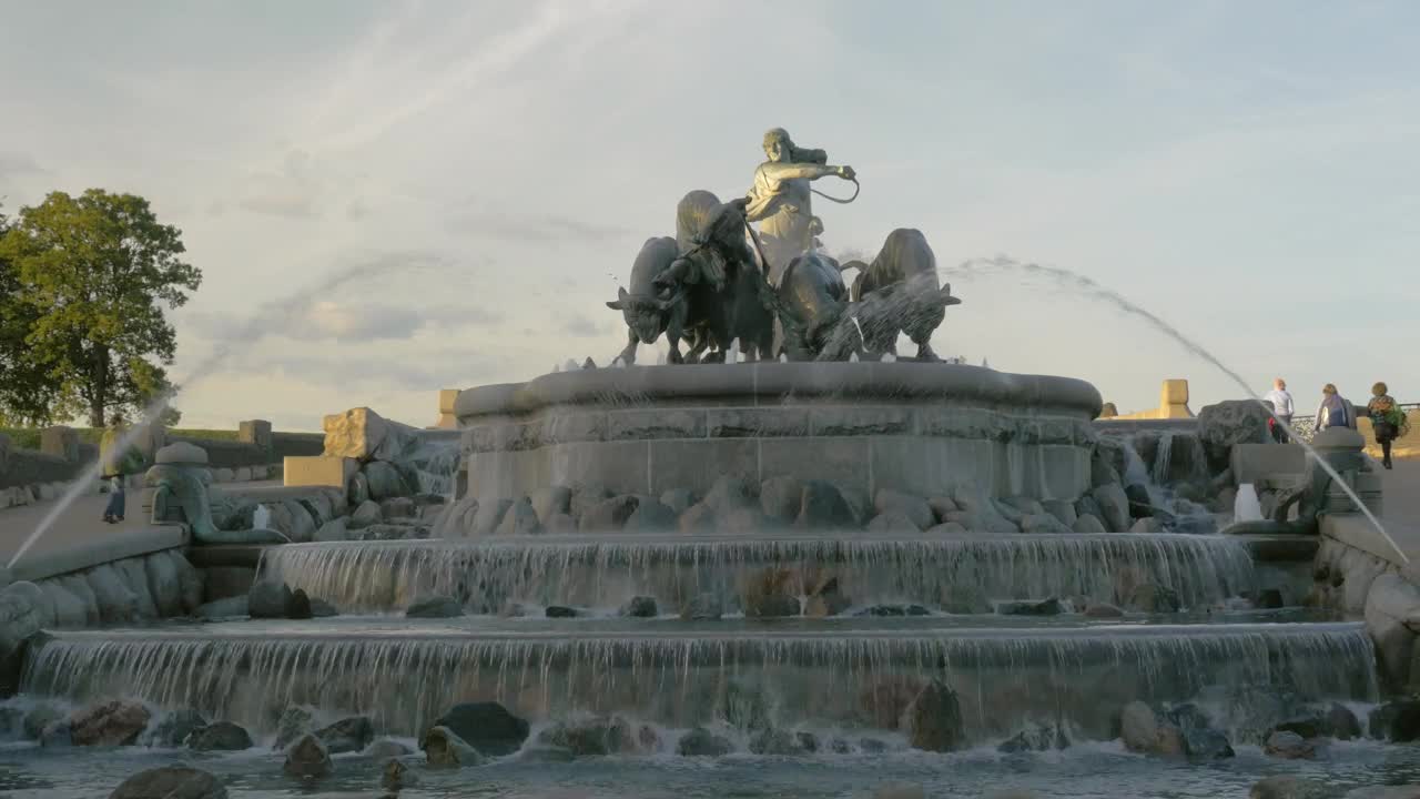 Stock Video Gefion Fountain And Statues Live Wallpaper For PC