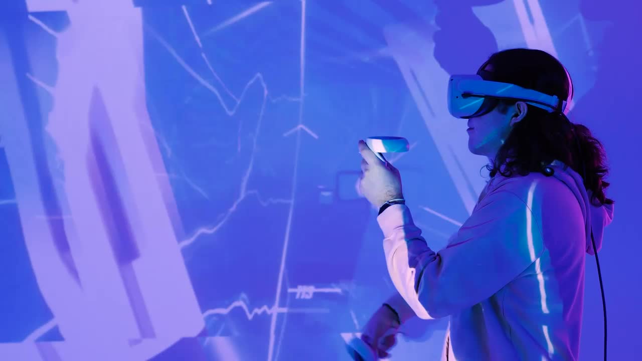 Stock Video Gamer With Vr Glasses And Controllers Playing Live Wallpaper For PC