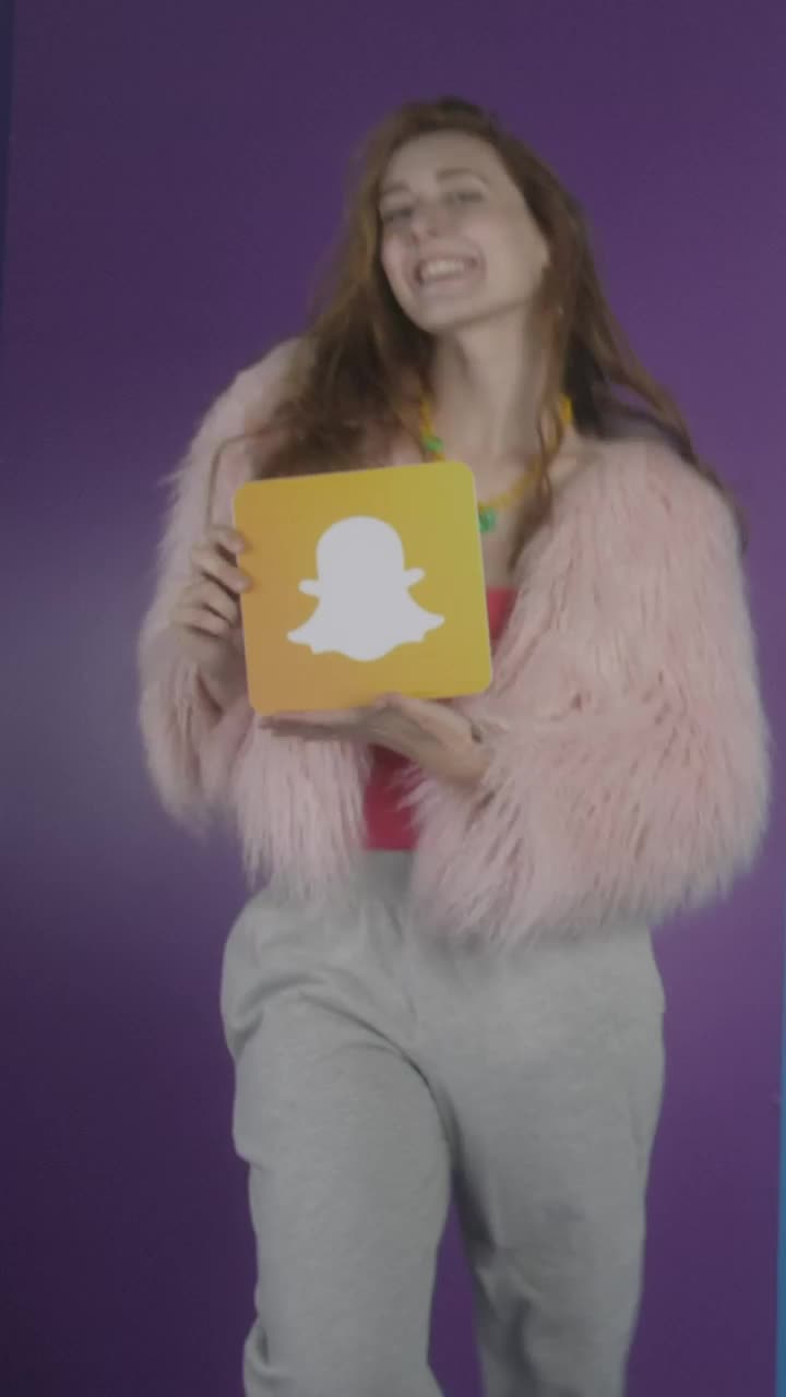 Stock Video Funny Social Media Ad With A Girl Live Wallpaper For PC