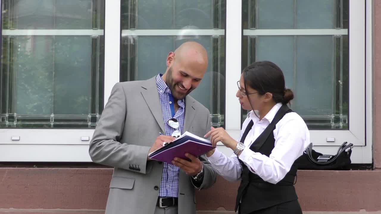 Stock Video Fun Casual Street Business Meeting Live Wallpaper For PC