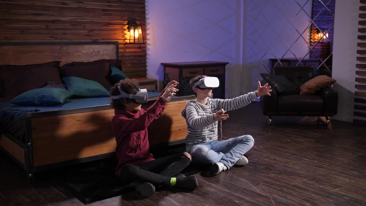 Stock Video Friends Using Vr To Learn Live Wallpaper For PC