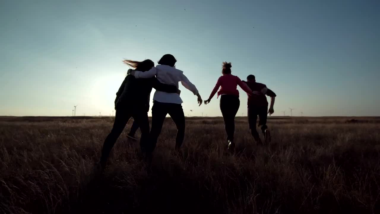 Stock Video Friends Running In The Countryside Live Wallpaper For PC