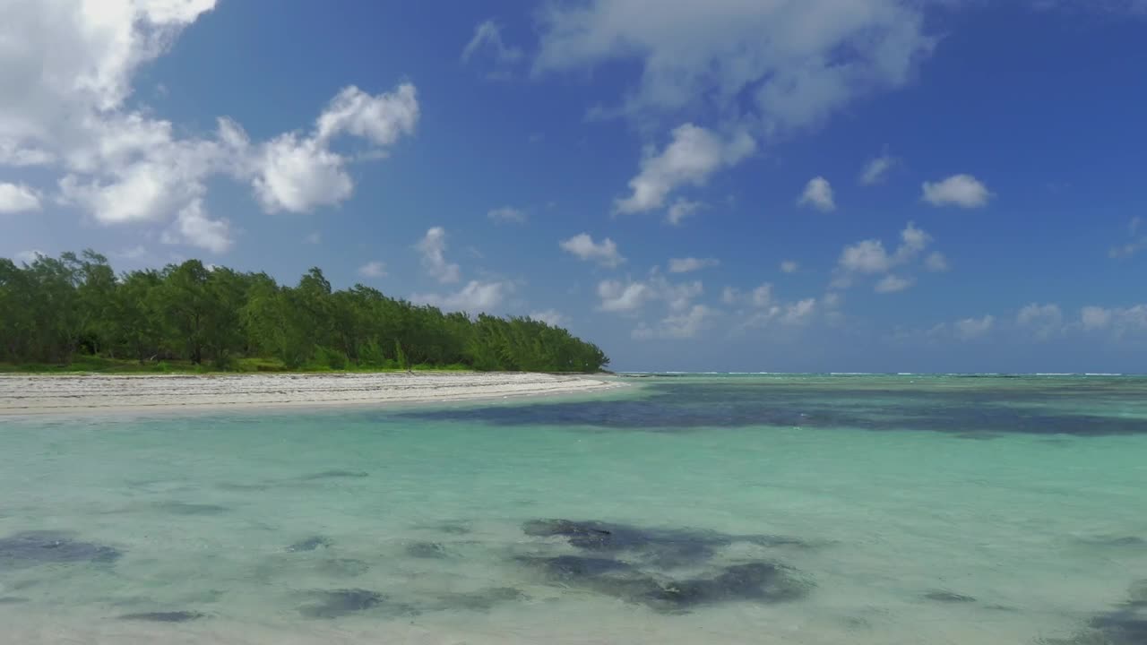 Stock Video Lagoon With Crystal Clear Water Animated Wallpaper