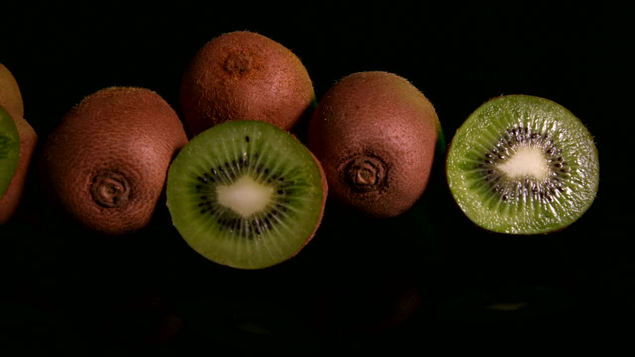Stock Video Kiwi Fruit Slices Animated Wallpaper