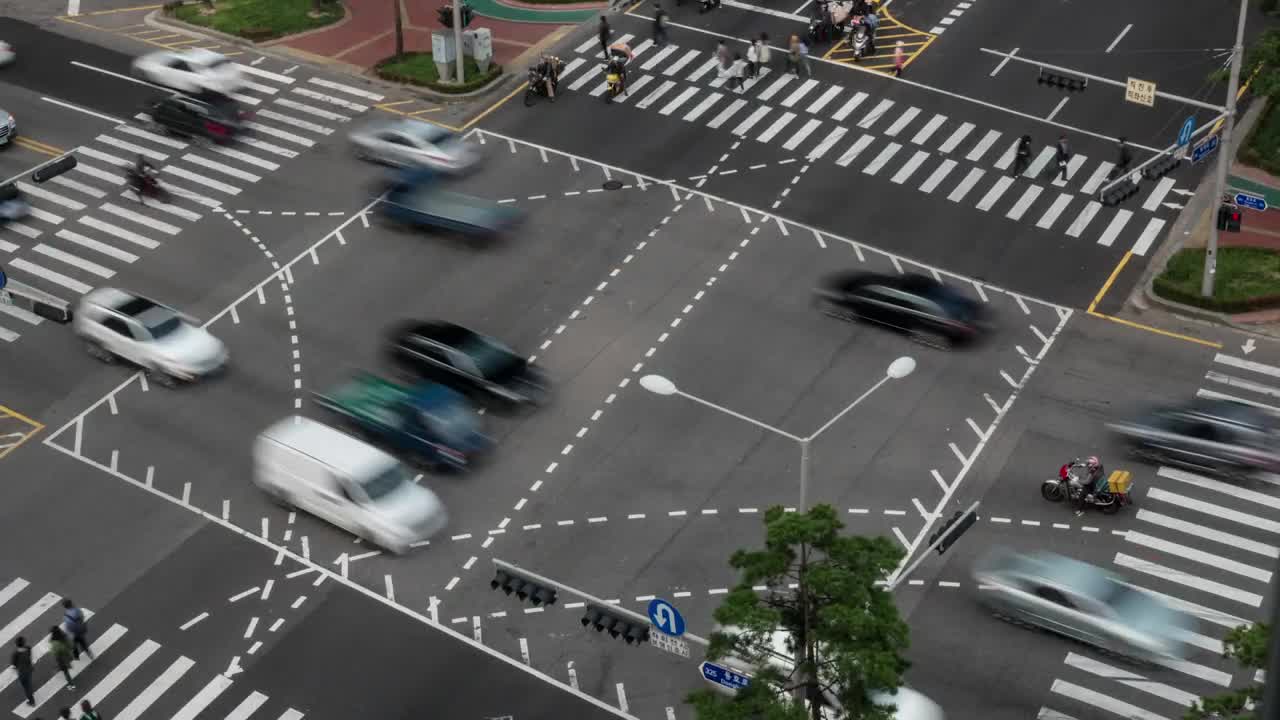 Stock Video Junction With Busy Traffic Animated Wallpaper