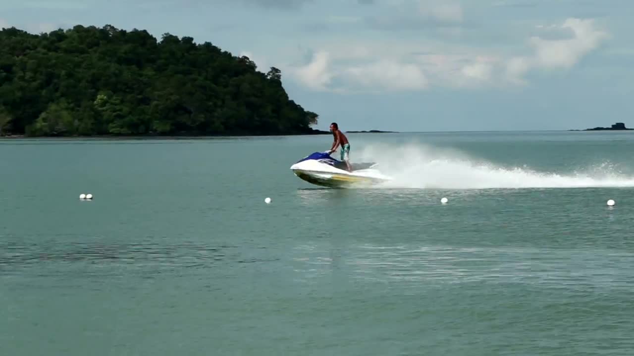 Stock Video Jet Ski Making A Sharp Turn Animated Wallpaper