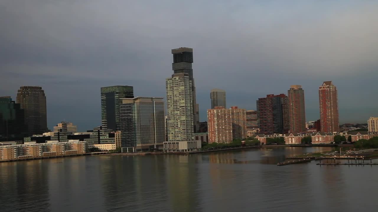 Stock Video Jersey City After Heavy Rain Animated Wallpaper