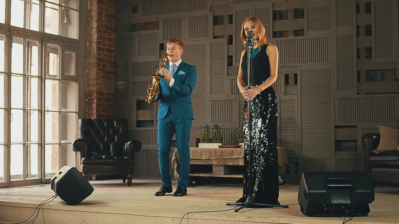 Stock Video Jazz Band With A Woman Singing Animated Wallpaper