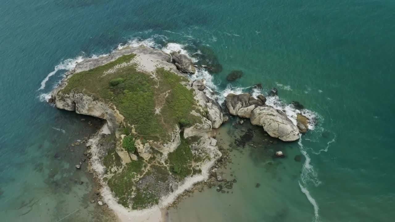 Stock Video Island At The Edge Of The Beach Animated Wallpaper