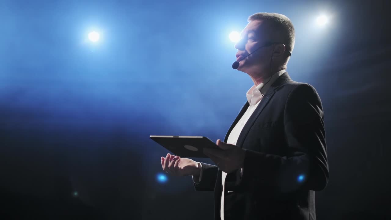Stock Video Introduction Of Business Seminar Motivational Speaker Animated Wallpaper