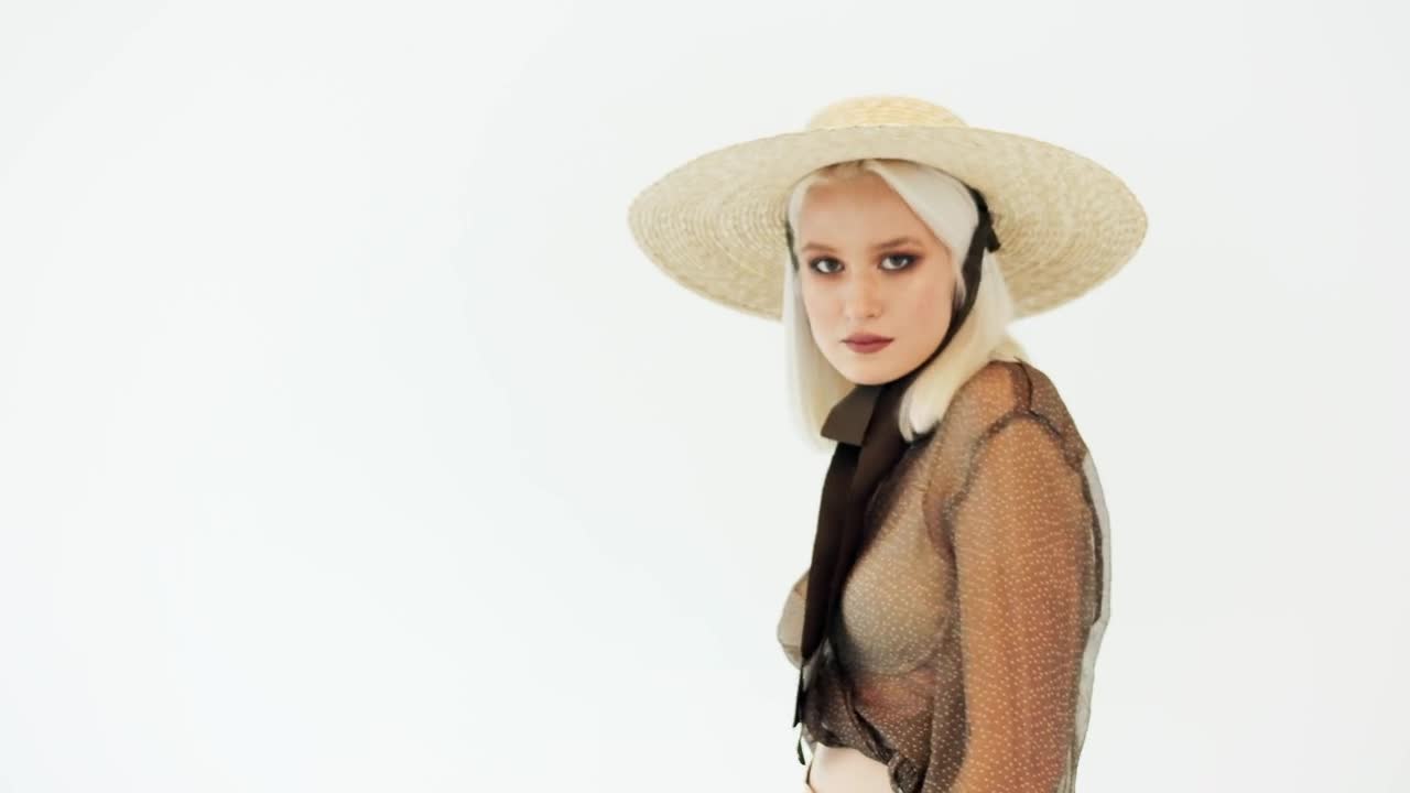 Stock Video Instagram Model In Photo Studio Animated Wallpaper