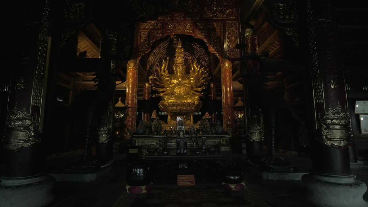 Stock Video Inside Bai Dinh Temple Animated Wallpaper