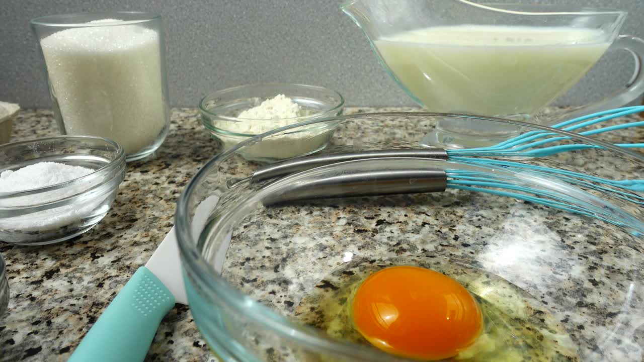 Stock Video Ingredients For An Omlette Animated Wallpaper