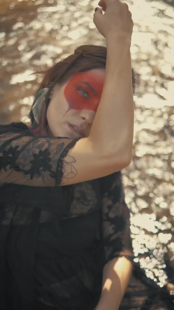 Stock Video Indie Fashion Girl Moving Her Hands Animated Wallpaper