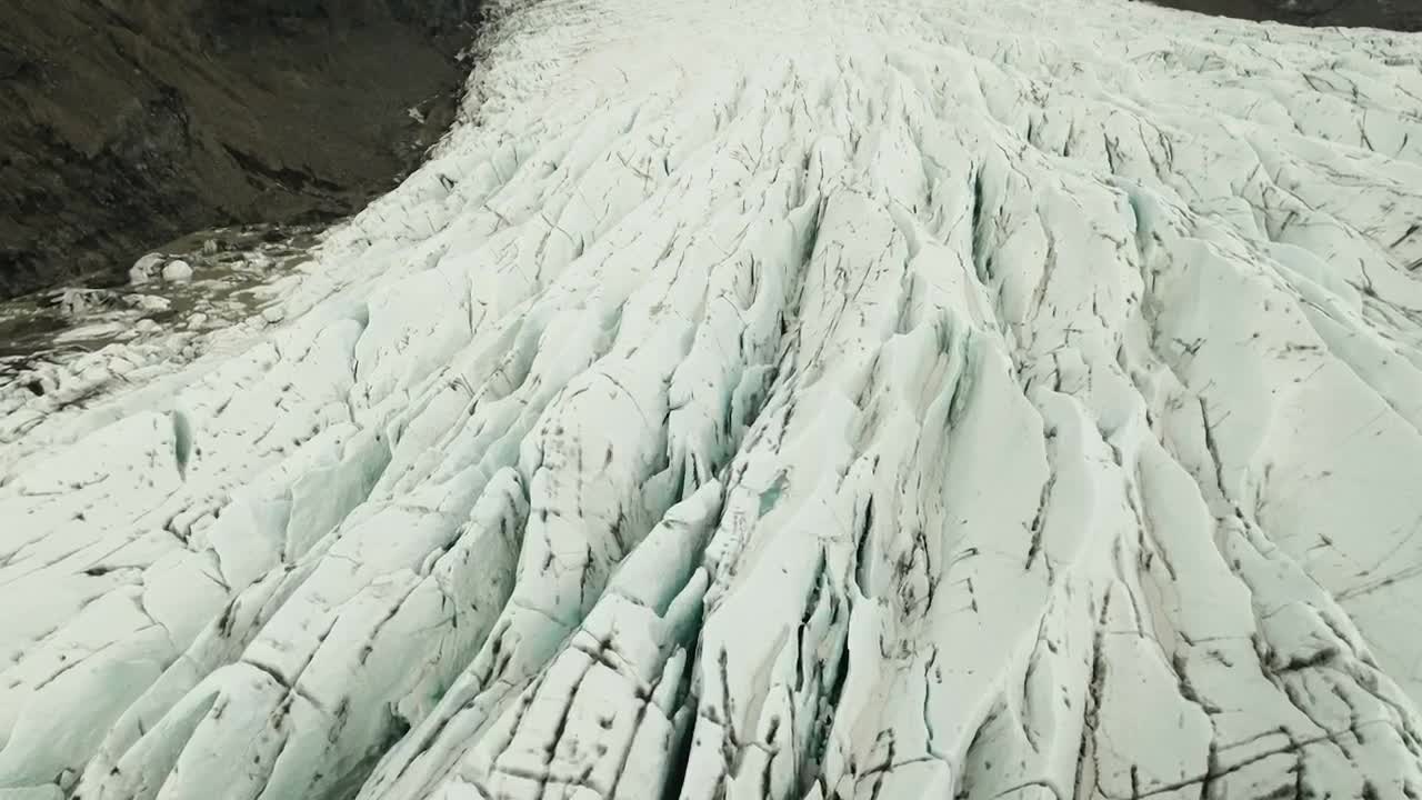 Stock Video Ice Field Between Mountains Animated Wallpaper