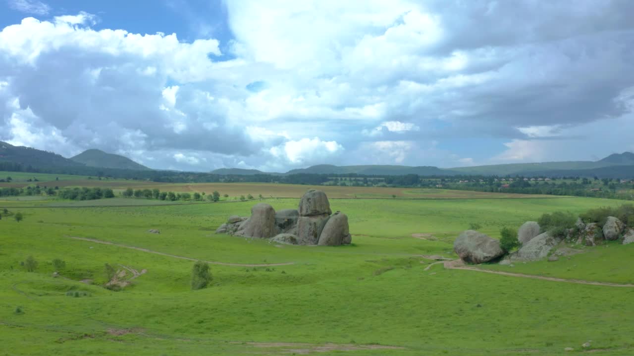 Stock Video Huge Rocks On A Plain Seen From Above Animated Wallpaper