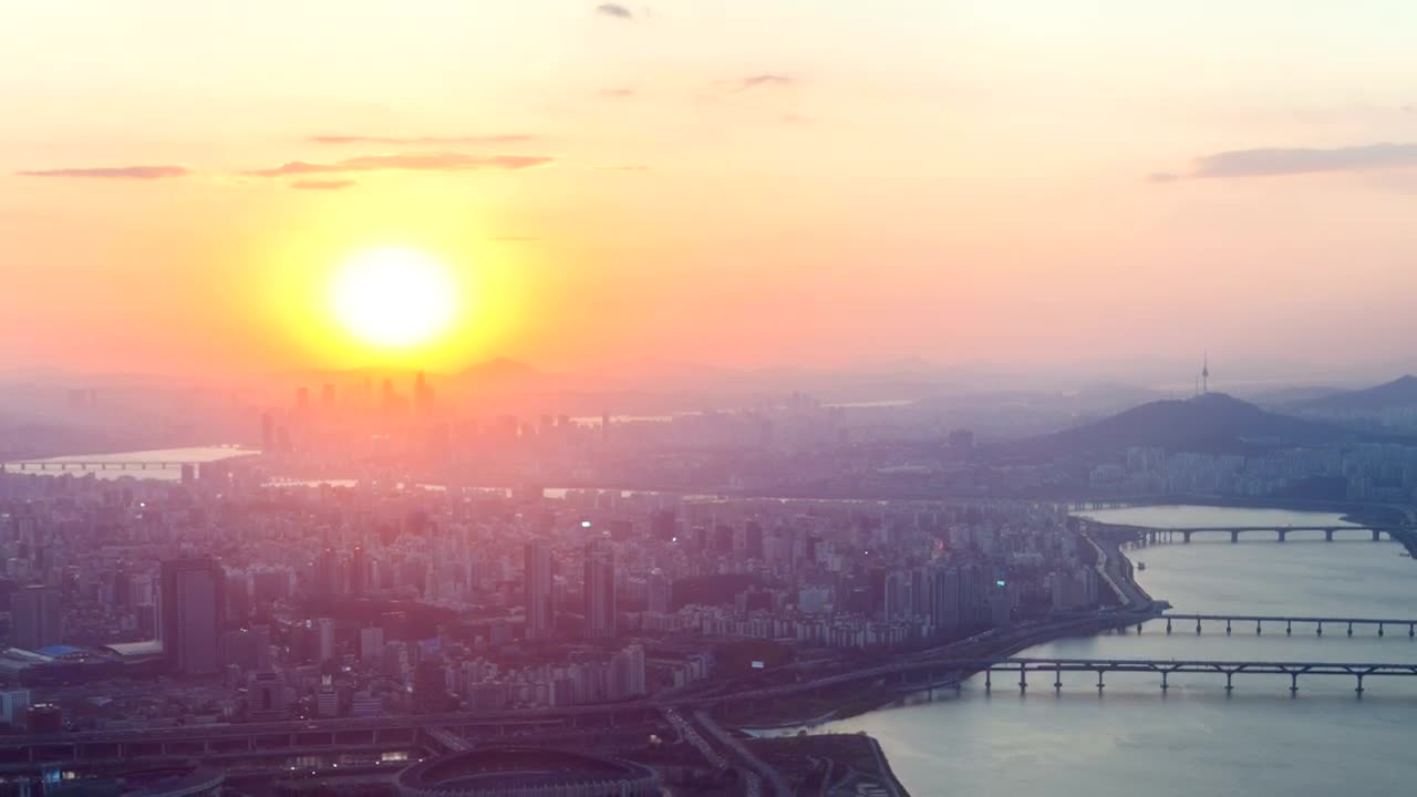 Stock Video Huge City With Bridges And Buildings As Dusk Animated Wallpaper