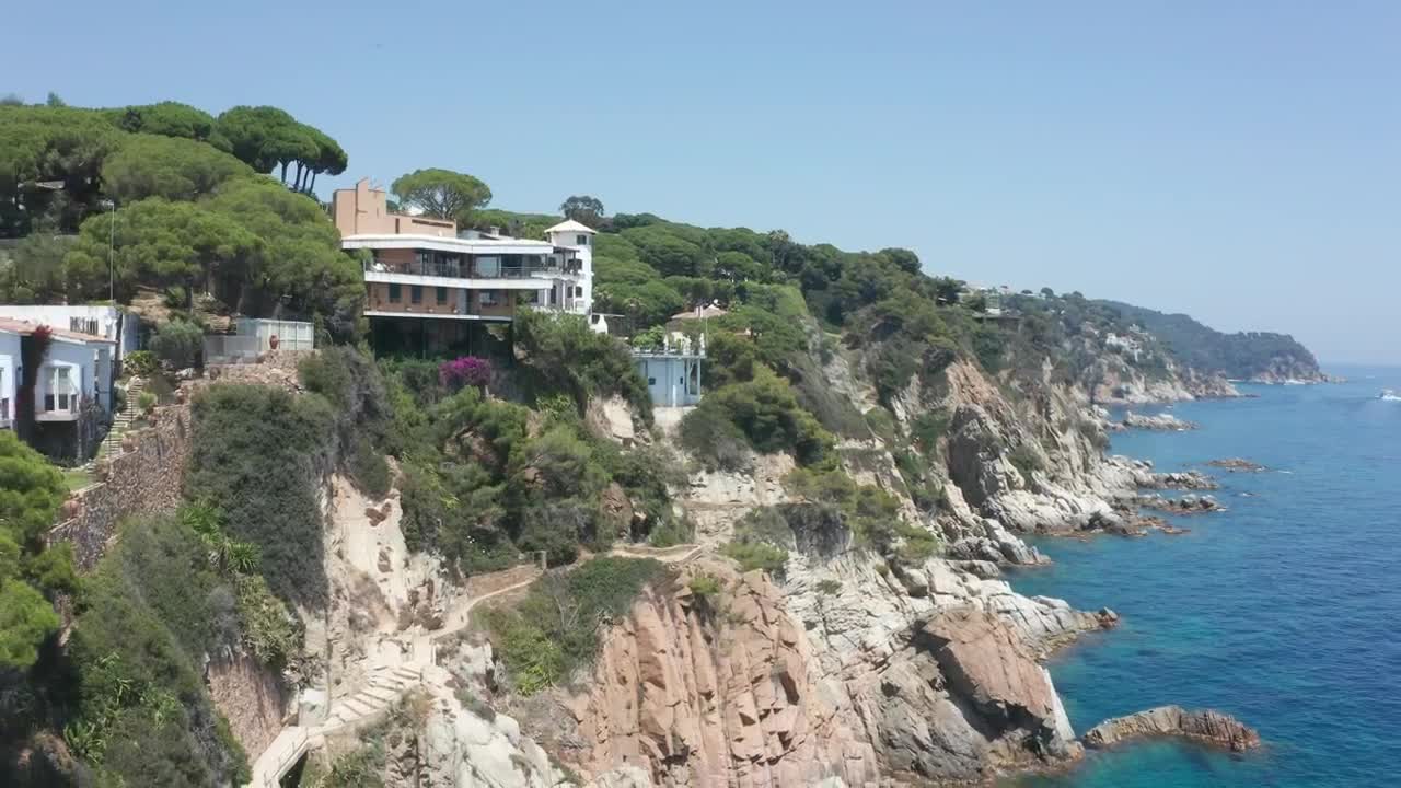 Stock Video Houses Over The Cliffs Animated Wallpaper