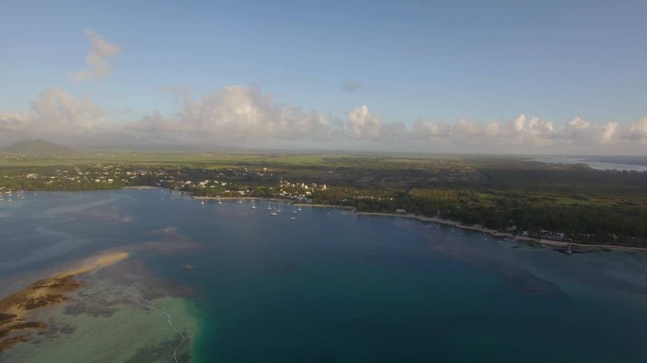 Stock Video Houses Along The Island Coast Animated Wallpaper