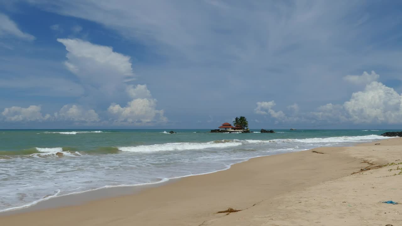 Stock Video House In The Middle Of The Ocean Animated Wallpaper