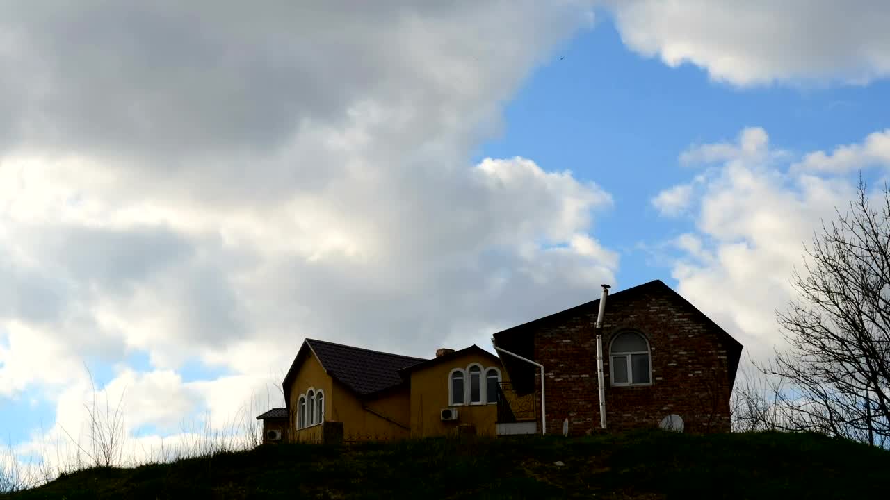Stock Video House Alone On A Hill Animated Wallpaper
